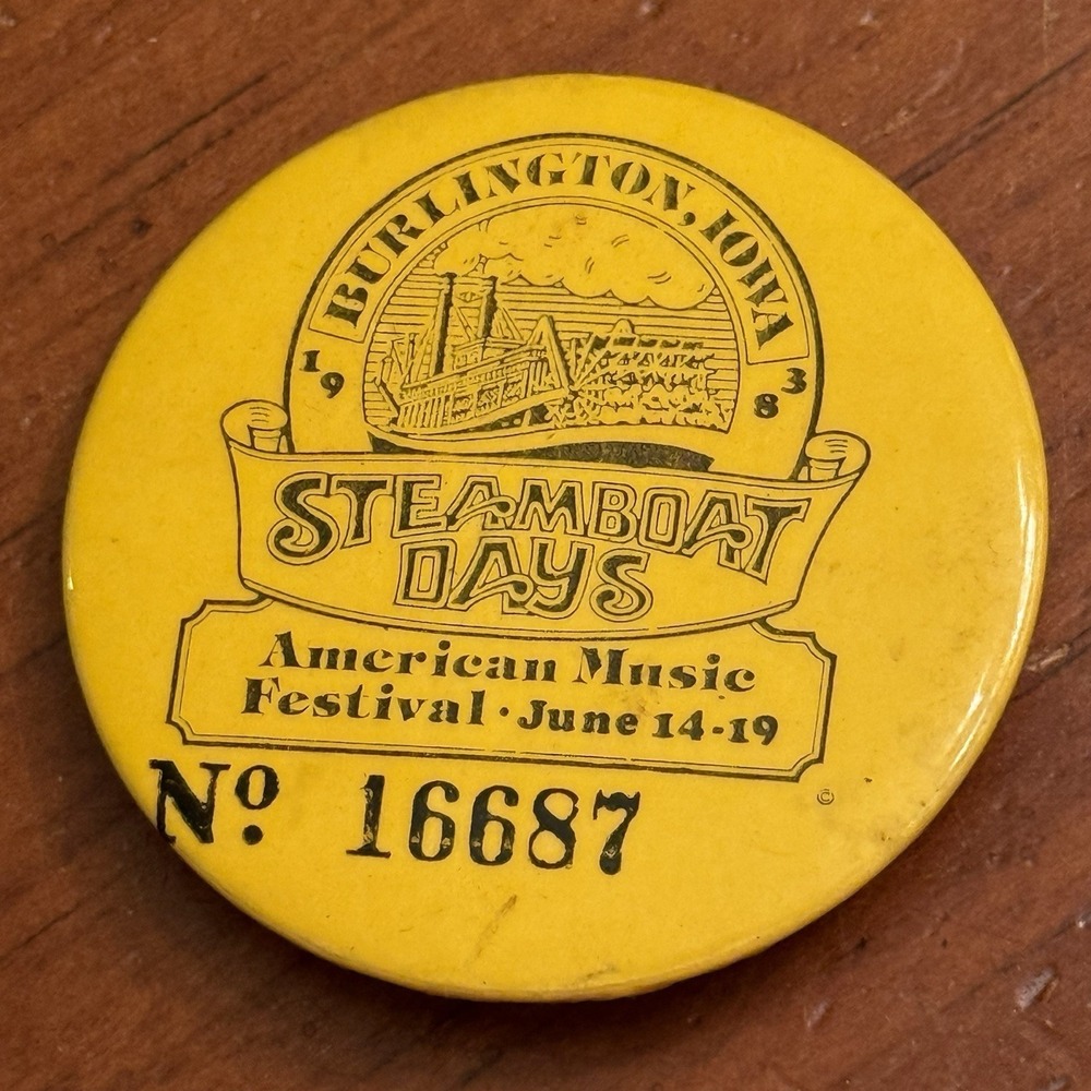 Steamboat Days Burlington Iowa Music Vintage Pinback Button Pin Round‎ Circle
